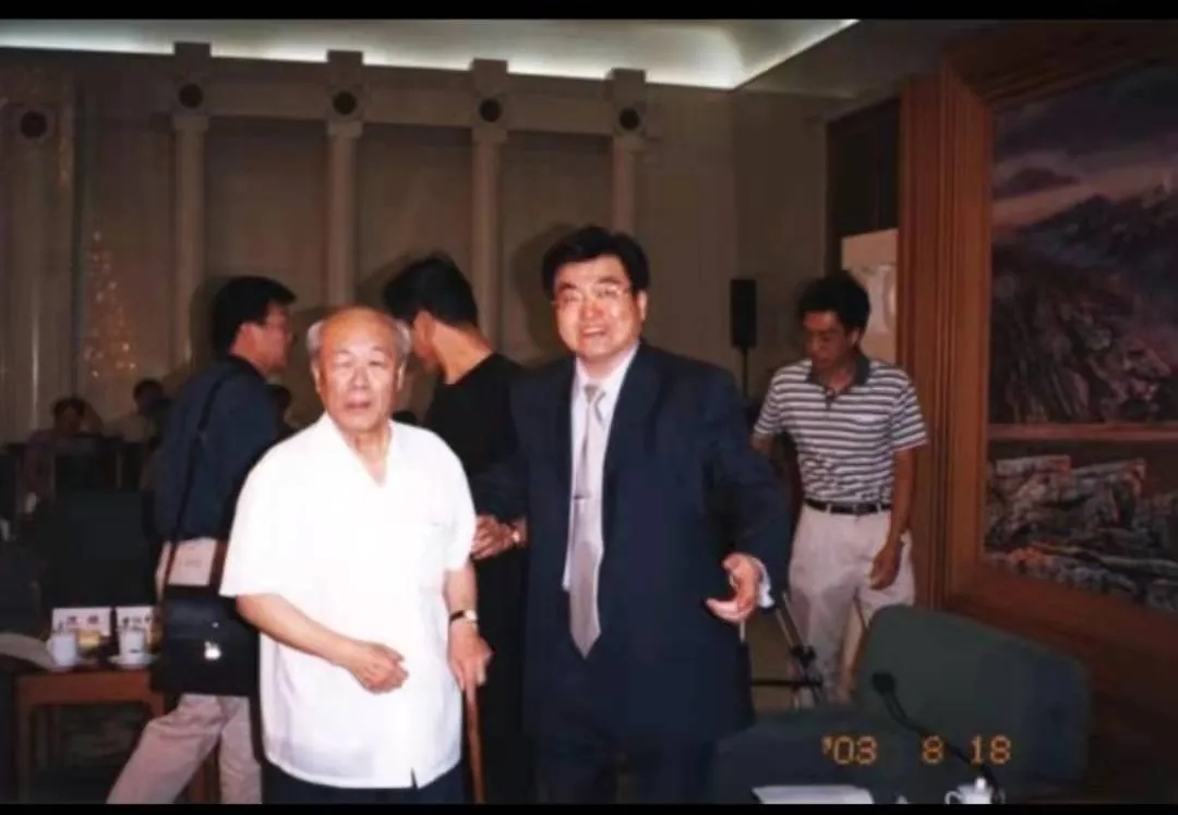 中國網(wǎng)刊載《斯人已逝，墨香猶存——憶歐陽中石先生》 